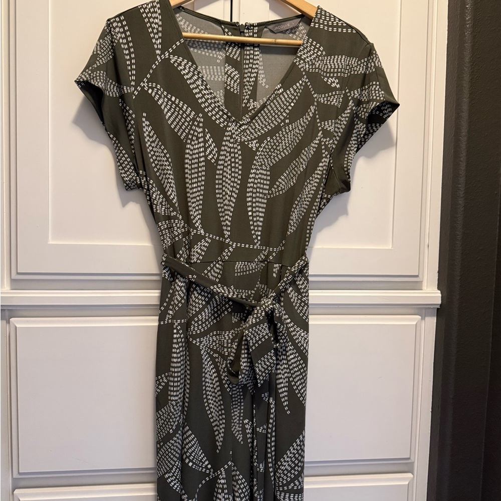 Elegant Green Patterned Dress